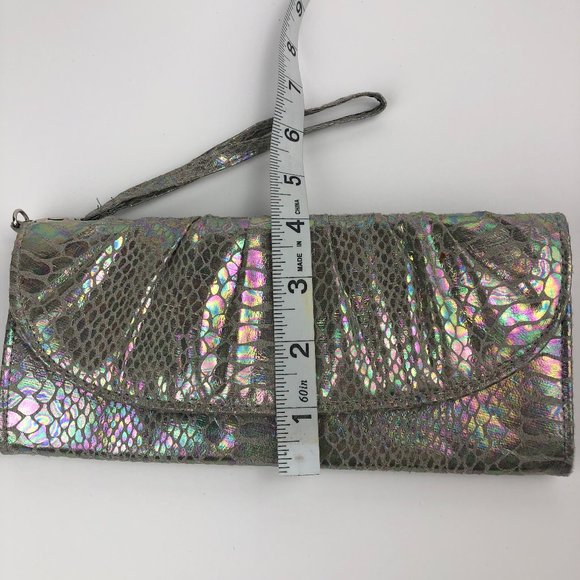 Silver Faux Croc Leather Stylish Wristlet Clutch Glamcore Classic - Picture 7 of 7